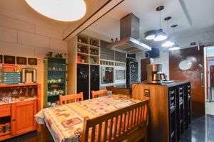 Image 21 - 923984