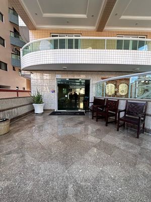 Image 16 - 923985