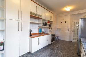 Image 15 - 923986