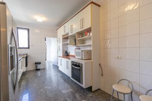 Image 14 - 923986