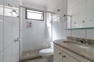 Image 22 - 923986