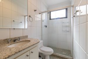 Image 19 - 923986