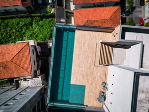 Image 35 - 923990