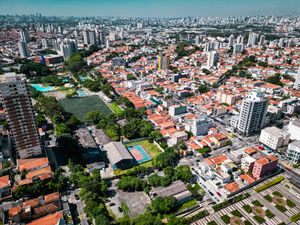 Image 34 - 923990