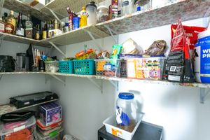 Image 19 - 923991