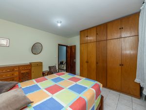 Image 3 - 923993