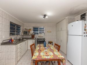 Image 23 - 923993