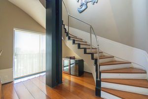 Image 13 - 923997
