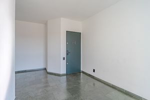 Image 4 - 924011