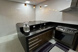 Image 14 - 924012