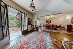 Image 32 - 924013
