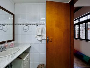 Image 30 - 924014