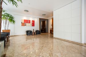 Image 39 - 924016