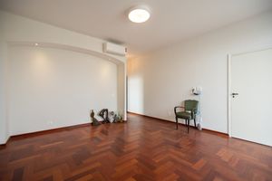 Image 21 - 924016