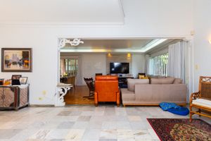 Image 17 - 924018