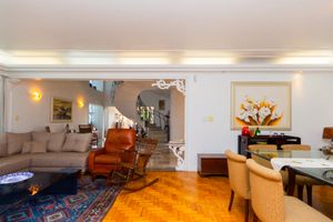 Image 8 - 924018
