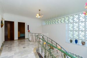 Image 19 - 924018