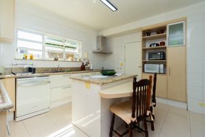 Image 15 - 924018