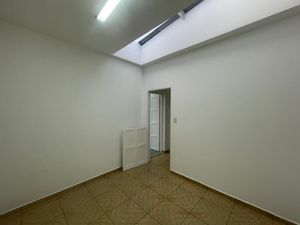 Image 19 - 924020