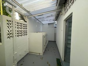 Image 24 - 924020
