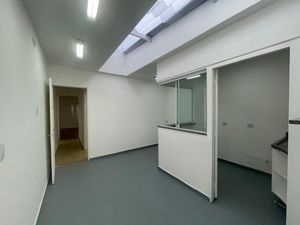 Image 22 - 924020