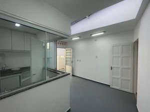 Image 21 - 924020