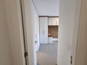 Image 15 - 924027