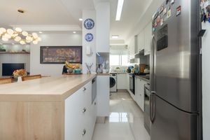 Image 14 - 924028