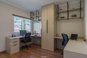 Image 21 - 924032