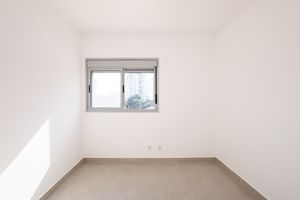 Image 19 - 924036