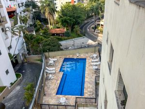Image 11 - 924037