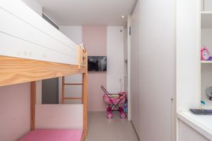 Image 24 - 924042