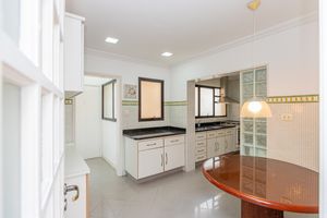 Image 19 - 924051