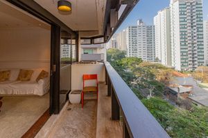Image 17 - 924051