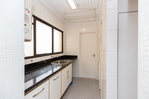 Image 22 - 924051