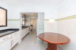 Image 21 - 924051
