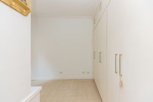 Image 34 - 924051