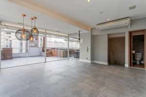 Image 31 - 924053