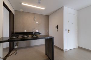 Image 10 - 924054