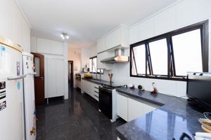 Image 62 - 924055