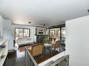Image 19 - 924065