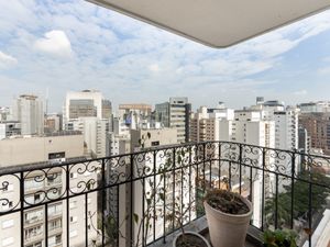 Image 22 - 924065
