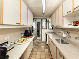 Image 9 - 924065