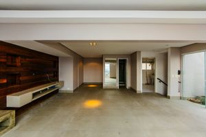 Image 35 - 924069