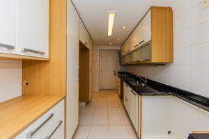 Image 9 - 924069