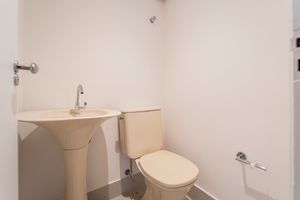 Image 11 - 924071