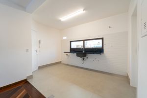 Image 6 - 924071
