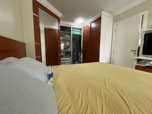 Image 16 - 924076