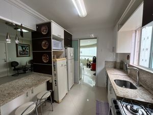 Image 9 - 924076
