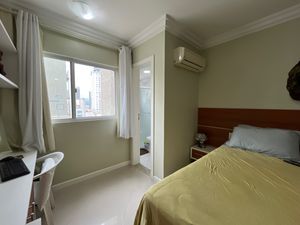 Image 14 - 924076